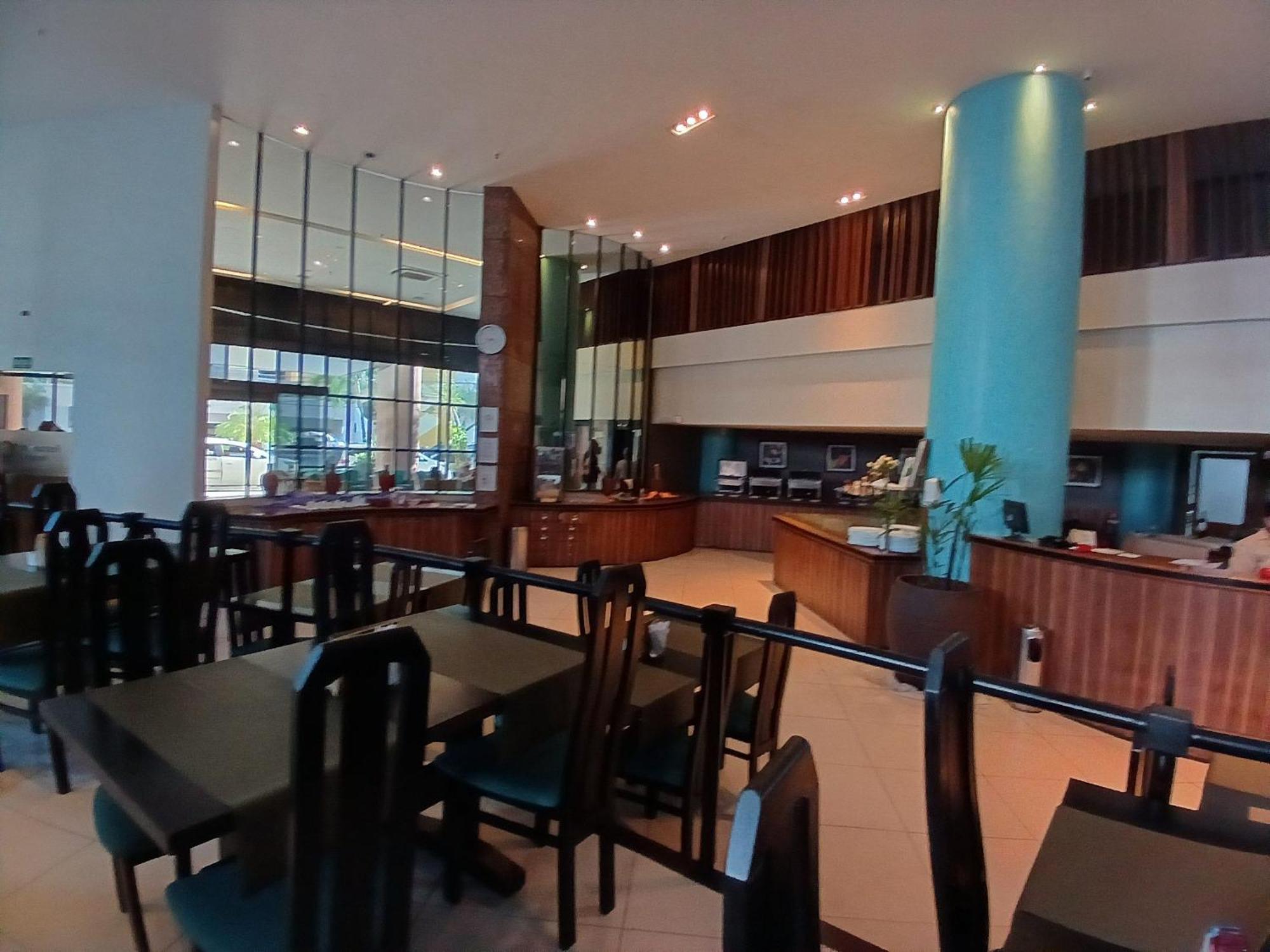 Hotel Flat Brasil Tropical Meireles By Escala *